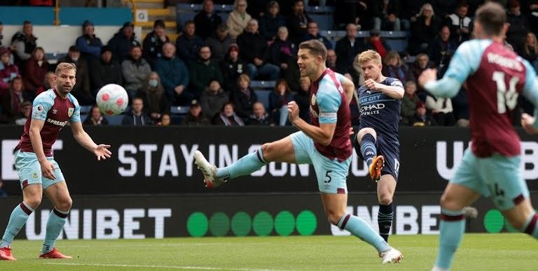  曼彻斯特双雄齐奏凯歌，曼城曼联双双取胜